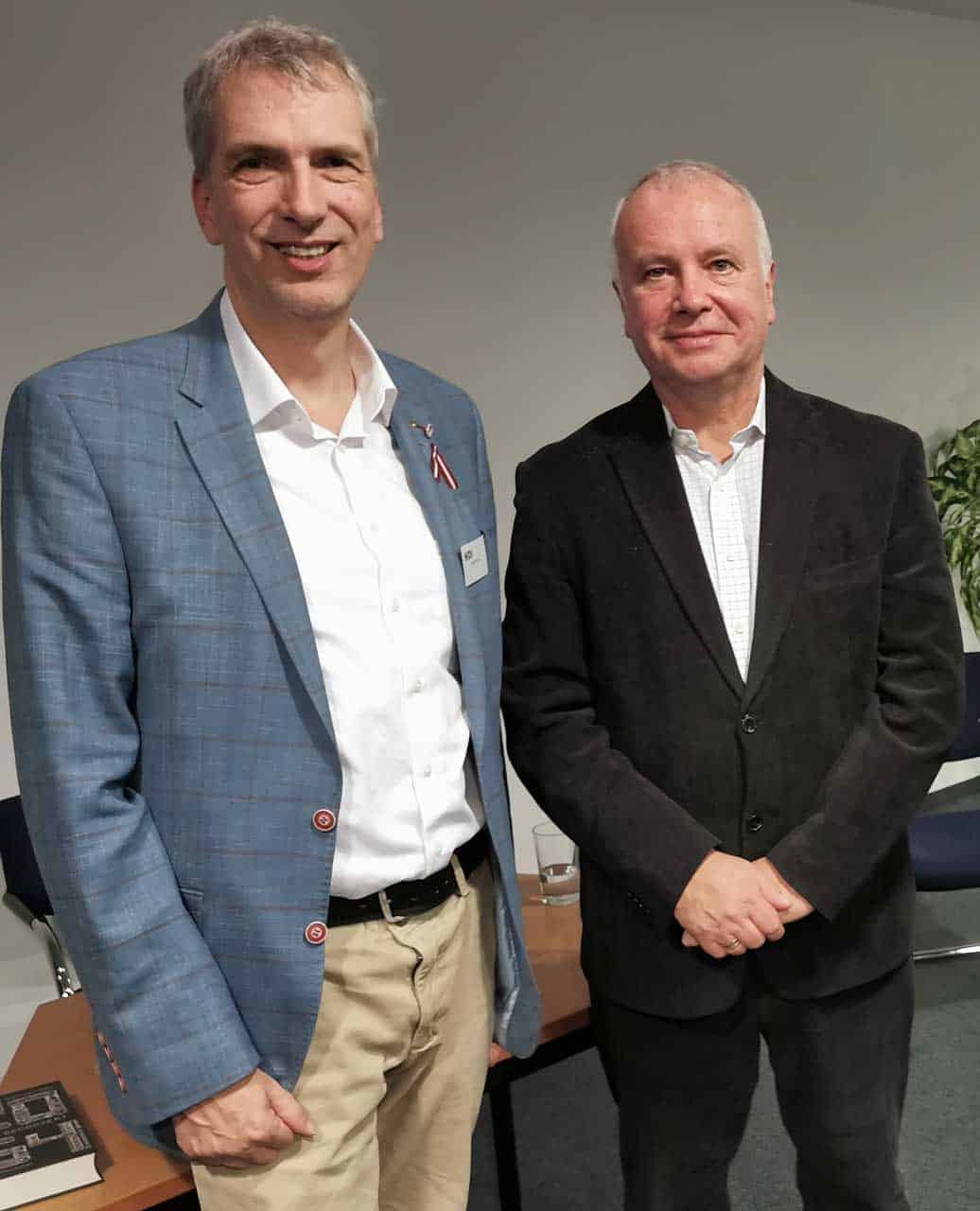 Russlandexperte Alexander Rahr und Stefan Fritsche, Verleger Adeba.de. bei einem informativem Gespräch in Berlin 2019.