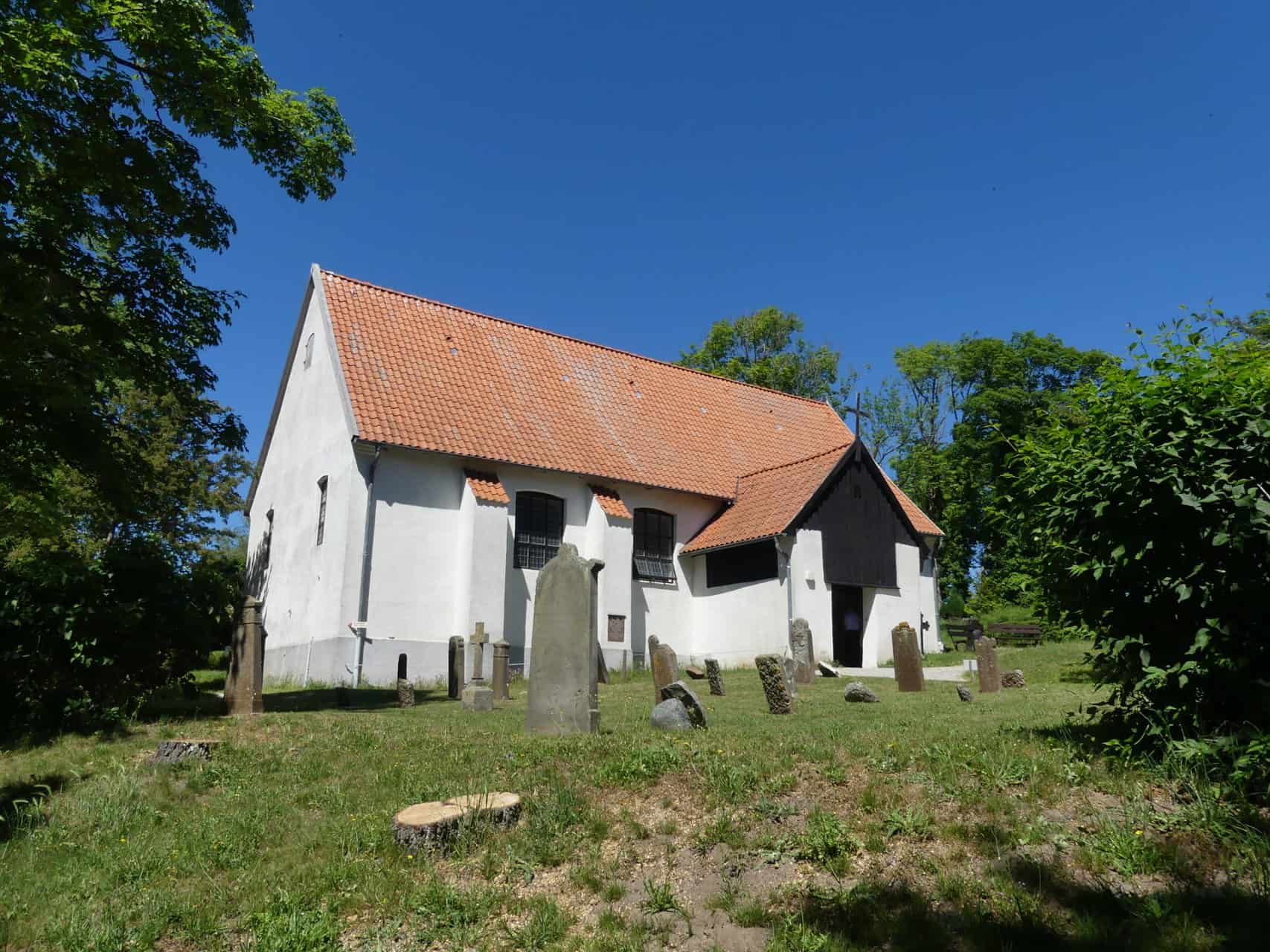Friedhof in Kloster mit Grab von Gerhart Hauptmann Insel Hiddensee