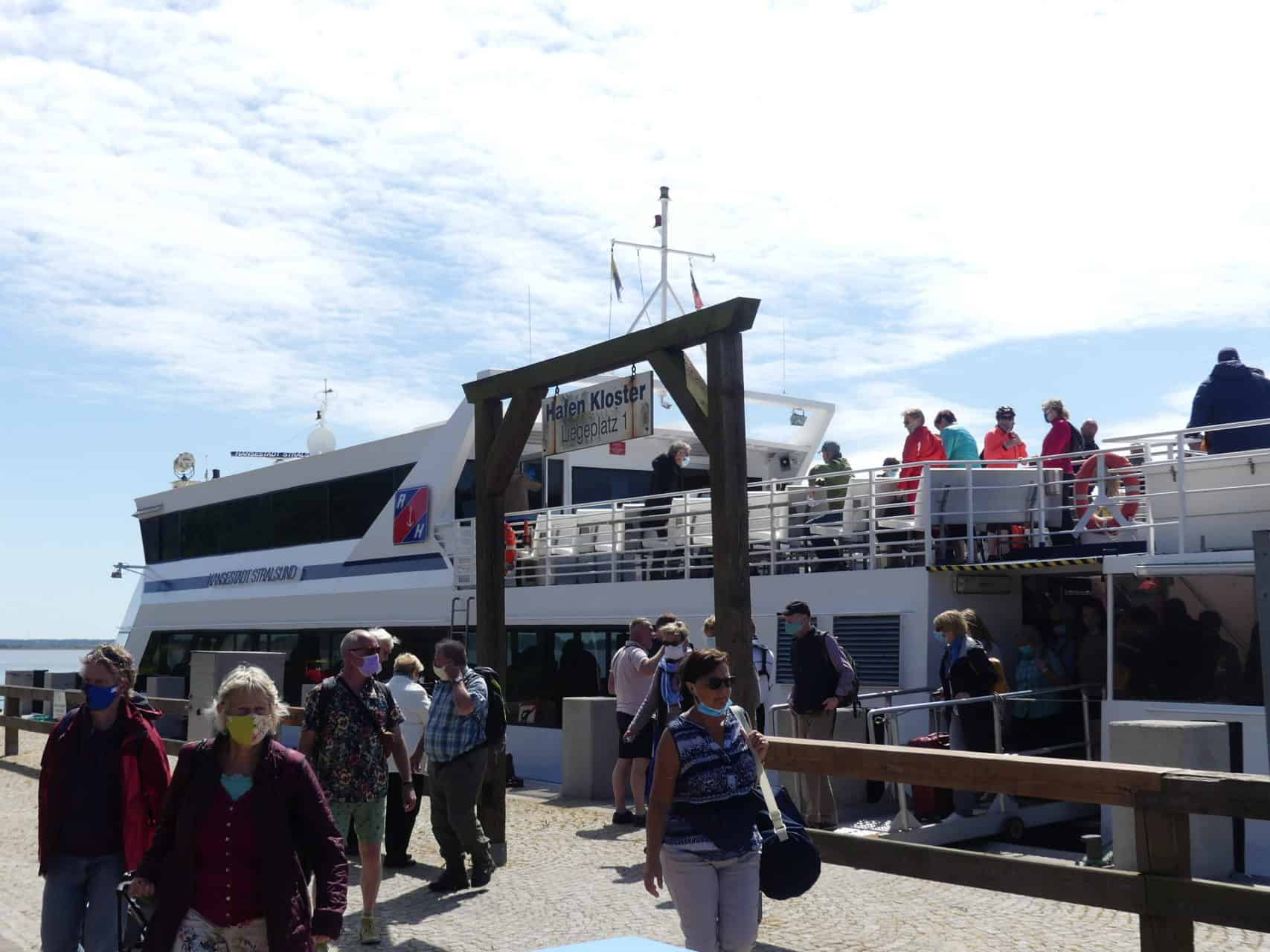 Ankunft im Hafen von Kloster auf der Insel Hiddensee