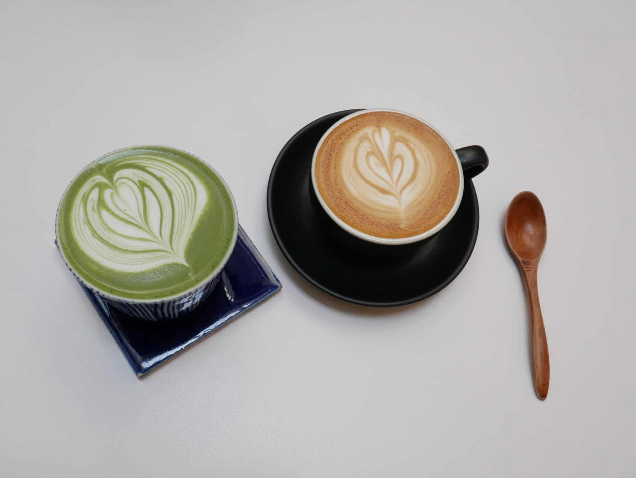 Matcha-Cappucciino: Photo by Andrew Teoh on Unsplash