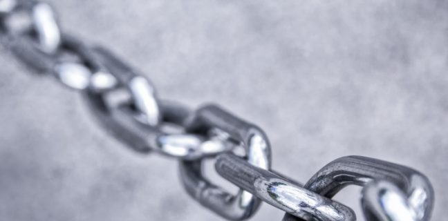 Exploratorium Berlin eisenmangel, kette, edelstahl, metall