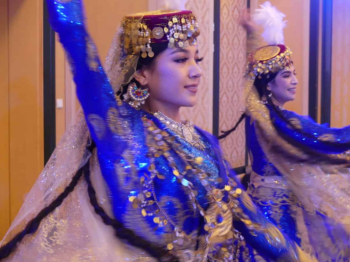 Usbekische Volkstanz-Aufführungen Solo - Foto: Dr. Ronald Keusch