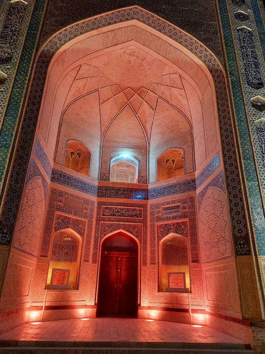Weltkulturerbe Buchara: Tor zur Mir-i-Arab-Medrese