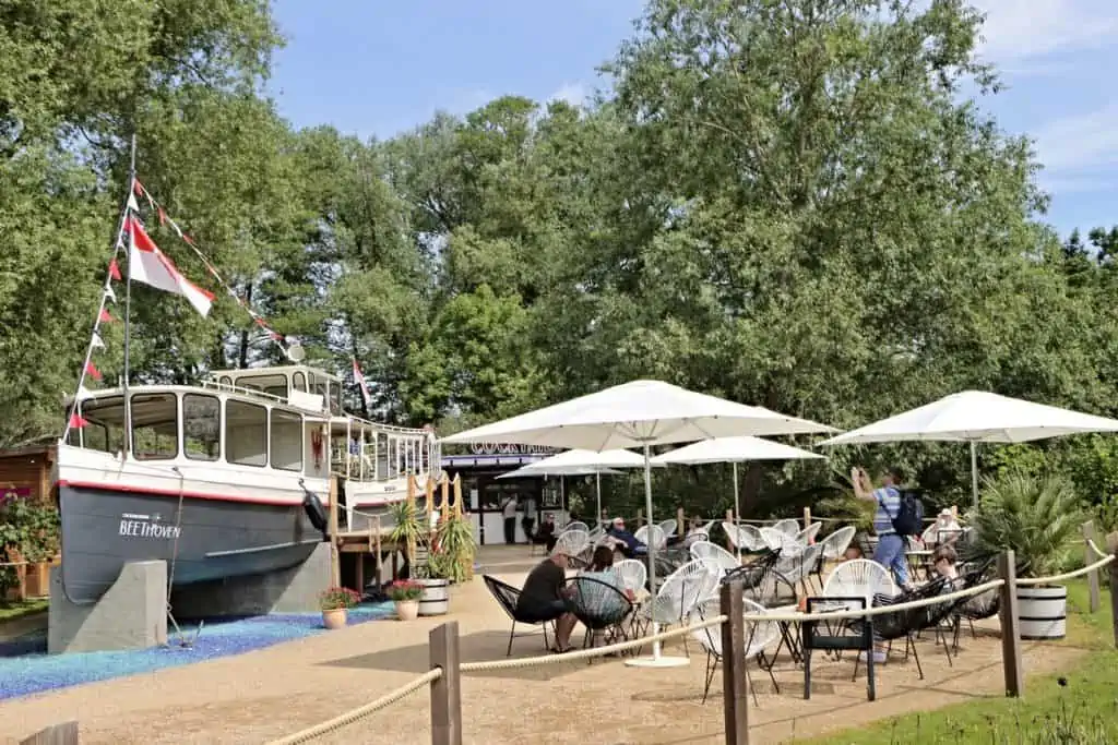 LAGA-Cocktailschiff MS Beethoven – ein beliebter Treffpunkt