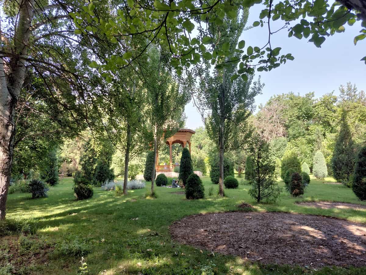 Im Botanischen Garten von Dushanbe. Foto: Dr. Ronald Keusch