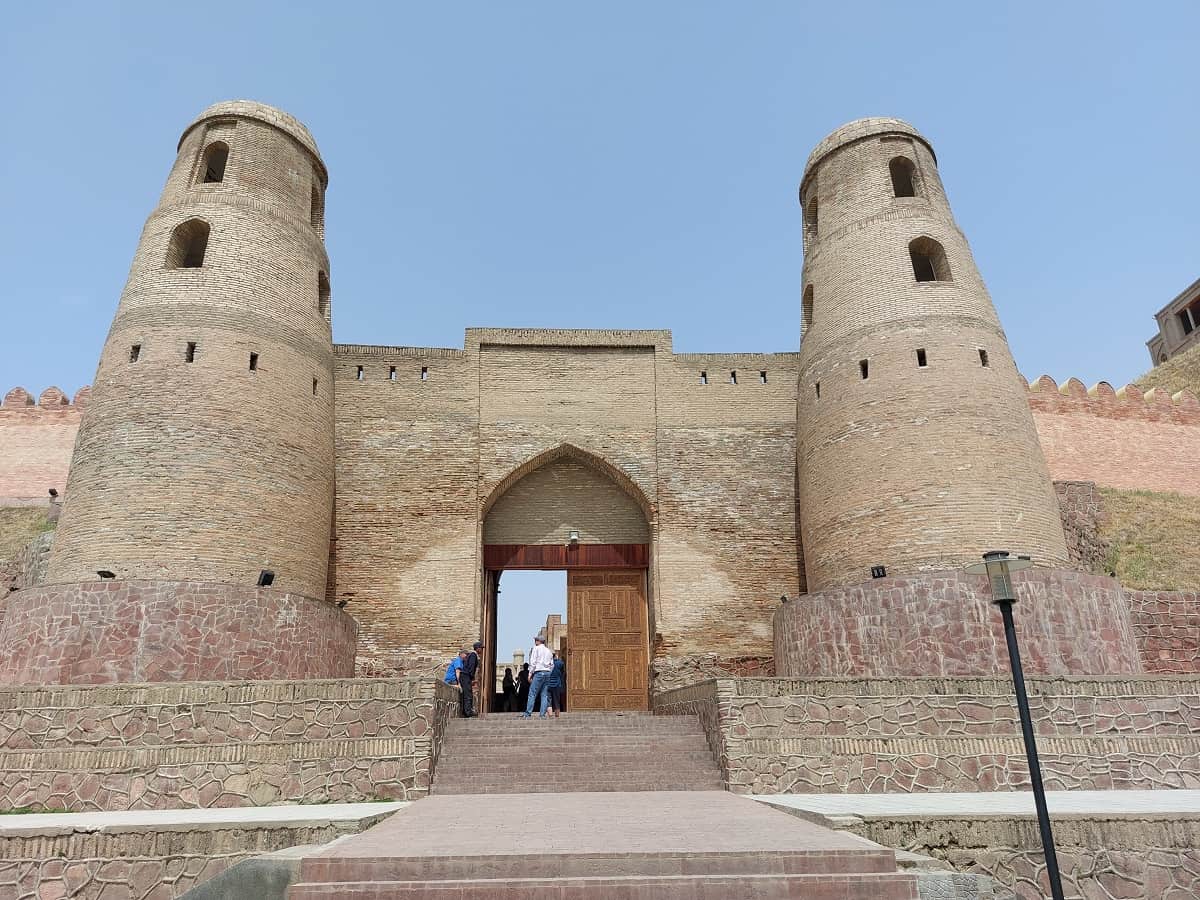 Eingangstor zur Festung Hisor. Foto: Dr. Ronald Keusch
