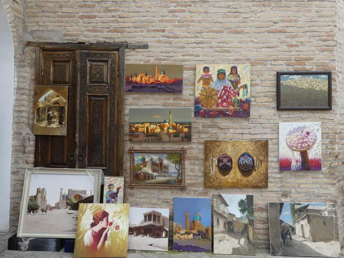 Ausgestellte Bilder. Foto: Dr. Ronald Keusch