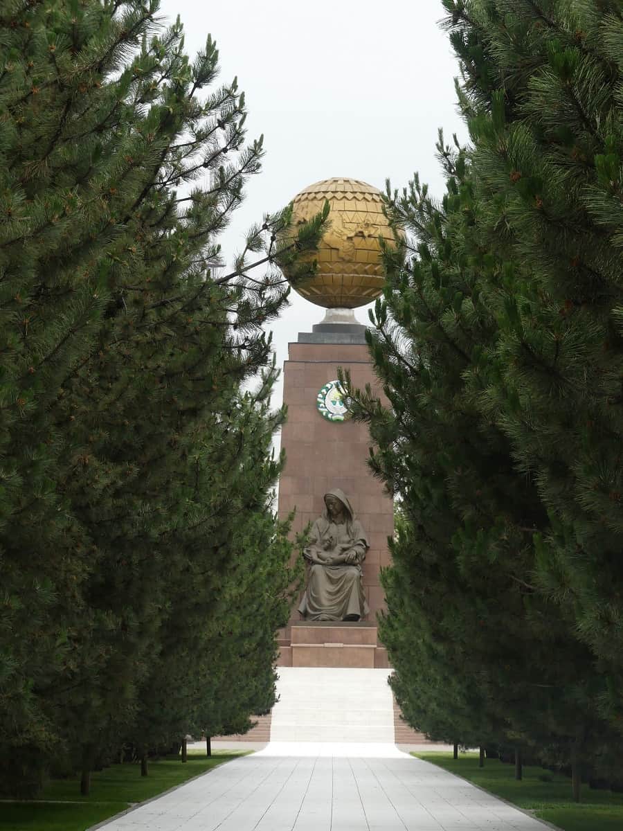 Monument der trauernden Mutter Heimat. Foto: Dr. Ronald Keusch