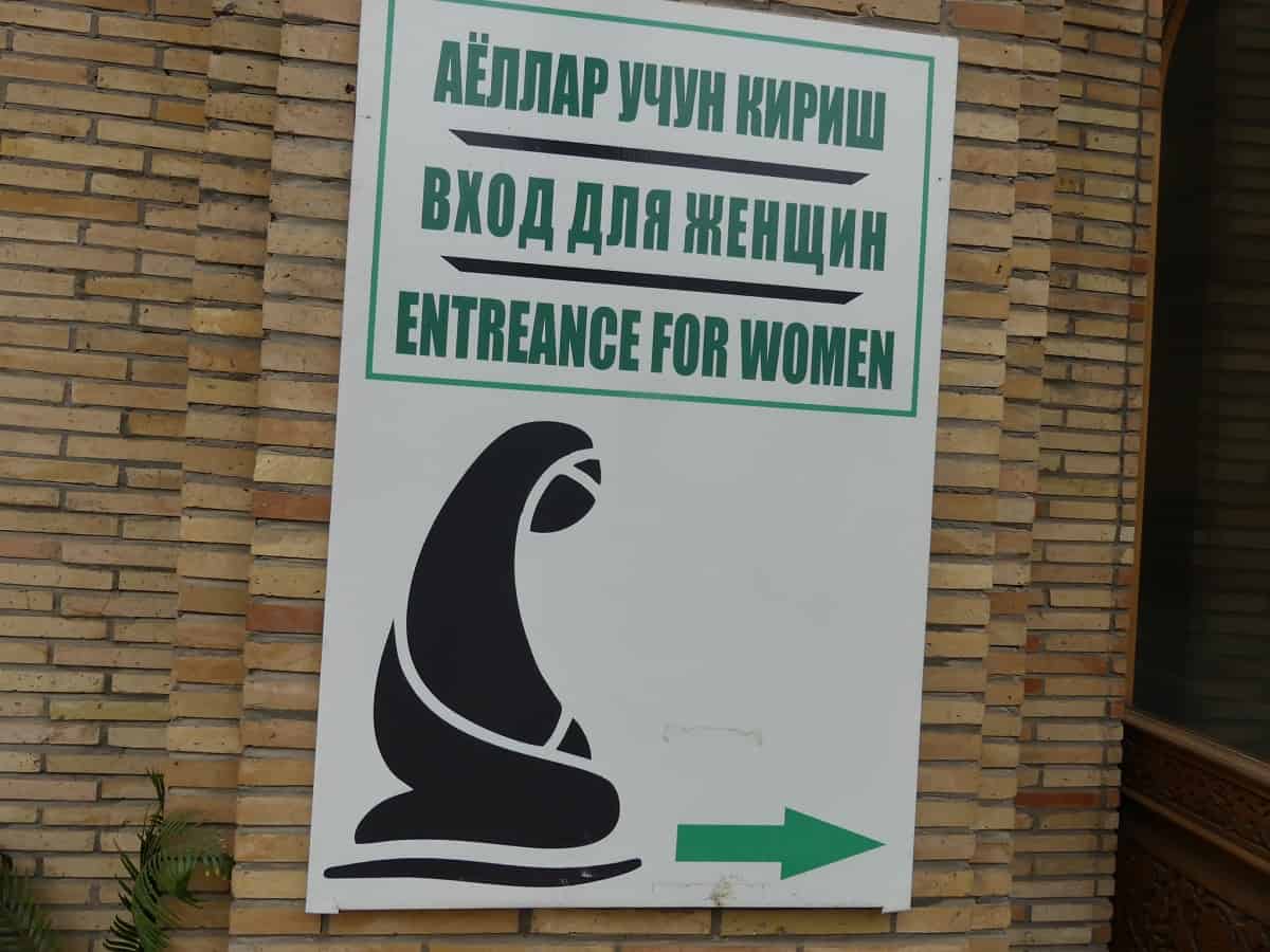 Taschkent Verhaltensregeln in der Moschee. Foto: Dr. Ronald Keusch