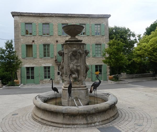 Natursteinhäuser in Barjac