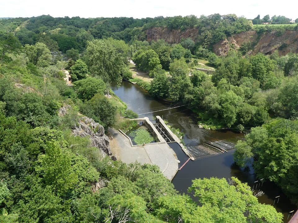 Blick vom Balkon auf die Schlucht