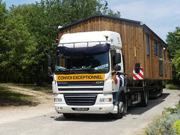 Ein neues Mobilheim wird geliefert