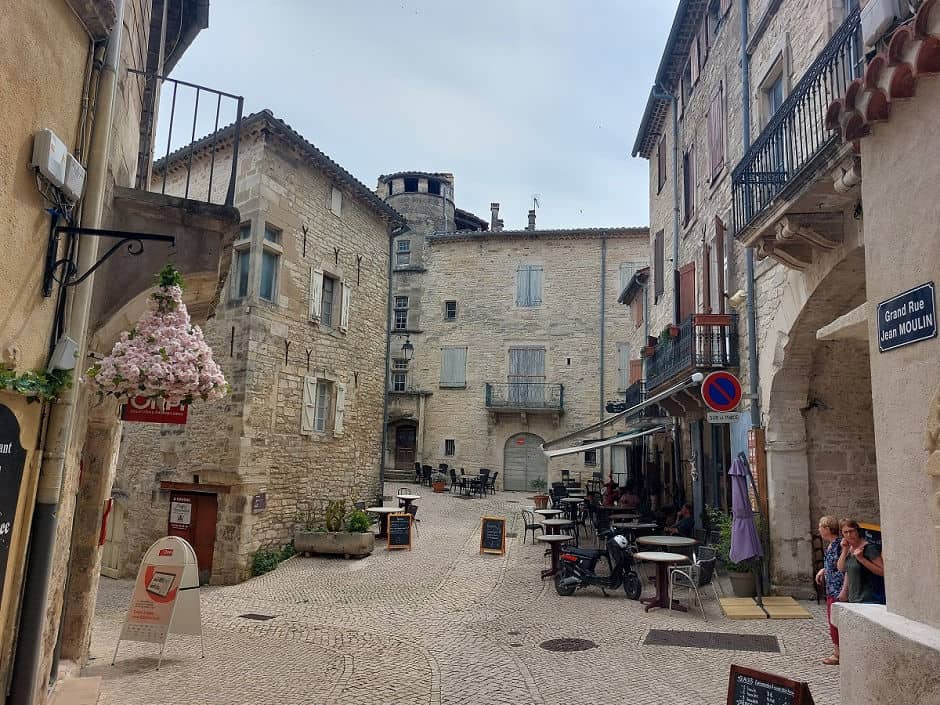 Im verträumten Städtchen Barjac