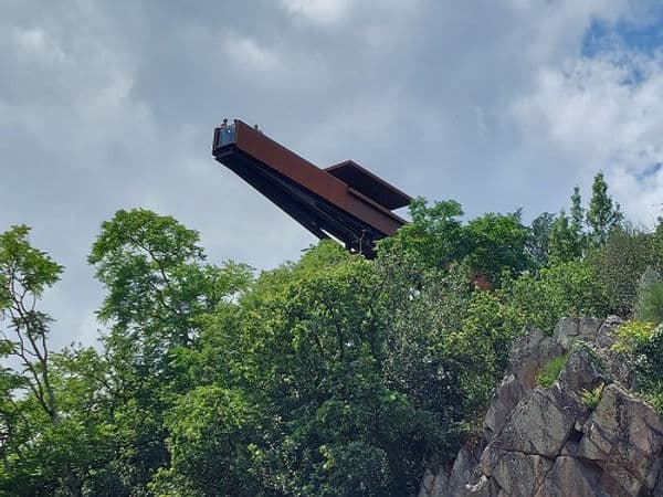 Der Balkon Porte-Vue vom Fluss aus gesehen