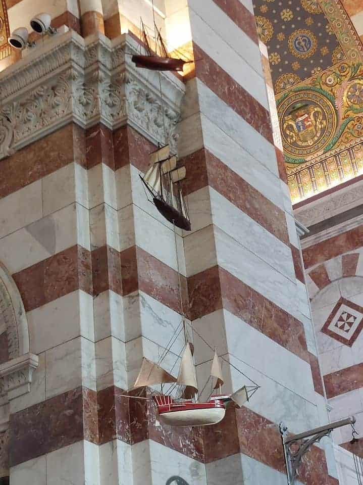 Schiffe in der Basilika