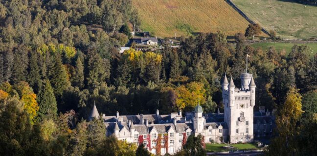 Top 20 Sehenswürdigkeiten von Brunei Darussalam für den Familienurlaub Photo Royal Regalia