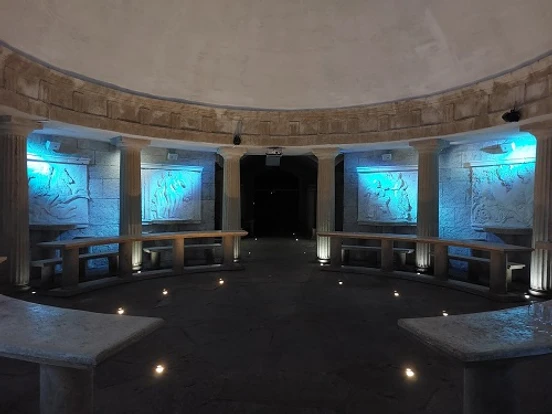 Der Weinkeller für Weinproben in Starosel Im SPA von Starosel – Faßsauna