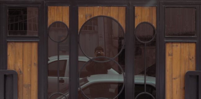 Narzissmus in der Psychologie: Was du wissen solltest Photo Mirror selfie