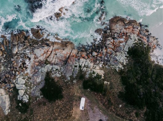 Top 20 Sehenswürdigkeiten von Armenien für den Familienurlaub Photo Family hiking