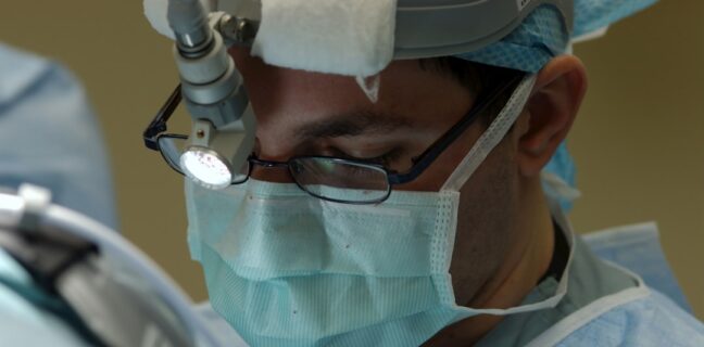 Alles über Spinalanästhesie beim Kaiserschnitt Photo Operating room