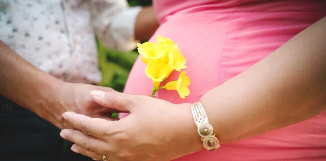 27. ssw. Einfach alles, was Du über die 27. Schwangerschaftswoche wissen musst. Photo Baby bump