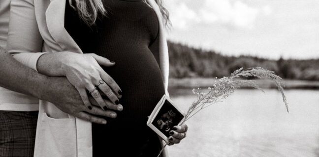 28. ssw. Einfach alles, was Du über die 28. Schwangerschaftswoche wissen musst. Photo Baby bump