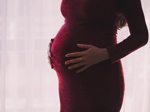 34. ssw. Einfach alles, was Du über die 34. Schwangerschaftswoche wissen musst. Photo Baby bump