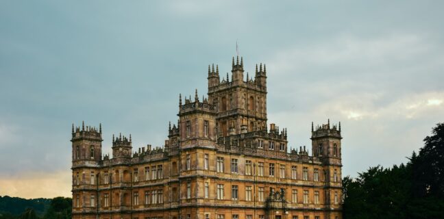 Top 20 Sehenswürdigkeiten von Belarus für den Familienurlaub Photo Family at Castle