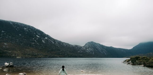 Top 20 Sehenswürdigkeiten von Lesotho für den Familienurlaub Photo Family hiking