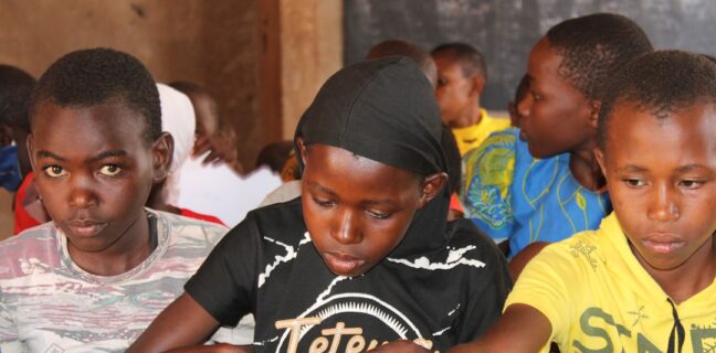 Wie du deine Schulbildung verbessern kannst Photo Classroom setting