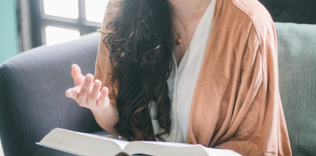 Sigmatismus Übungen: Verbessere deine Aussprache! Photo Speech therapist