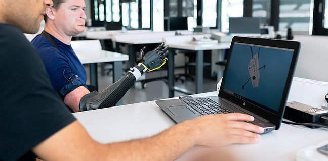 Orthopädietechnik Mechaniker: Was du über diesen Beruf wissen solltest Photo Prosthetic leg