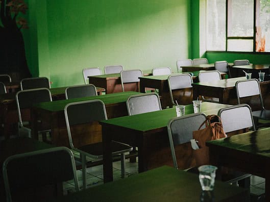 Das finnische Schulsystem: Ein Blick in die Bildungswelt. Photo Classroom setting