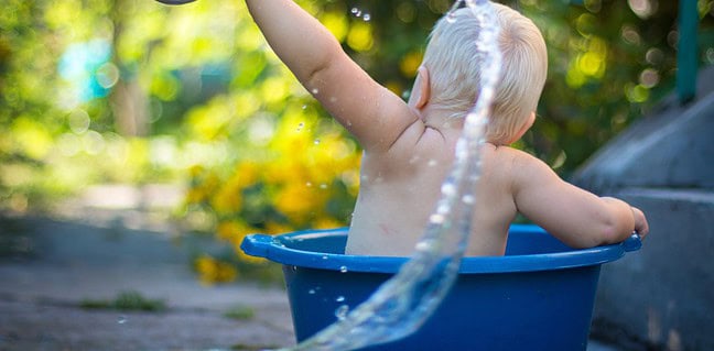 Flaschennahrung: Wie du dein Baby am besten fütterst Photo Baby bottle