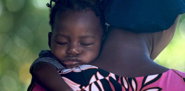 Wie du den Babyschlaf deines 3 Monate alten Babys verbessern kannst Photo Sleeping baby