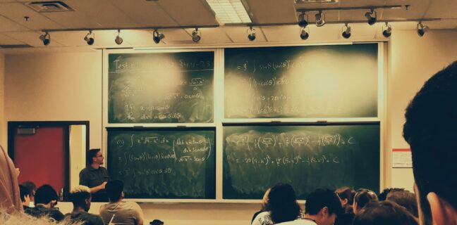 Schulsystem in China: Was du darüber wissen solltest Photo Classroom setting