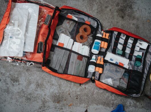 Wie leiste ich Erste Hilfe? Photo First aid kit