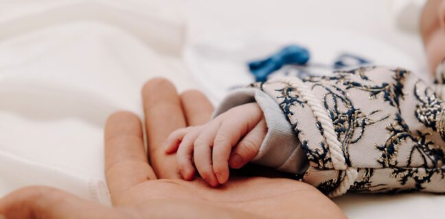 Wochenbettbetreuung: Warum du eine Hebamme brauchst Photo Newborn baby