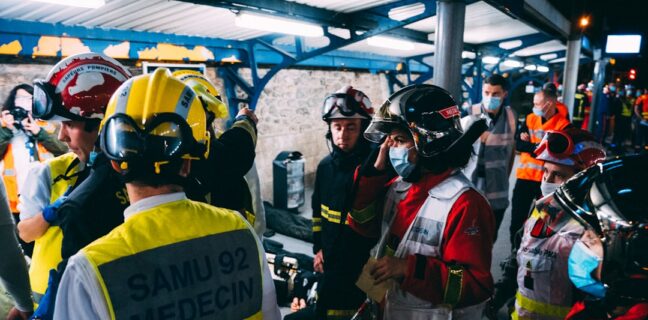 Was du in einem Erste-Hilfe-Kurs lernen solltest Photo First aid kit