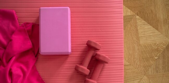 Sport nach Geburt: Wie du wieder fit wirst Photo Yoga mat