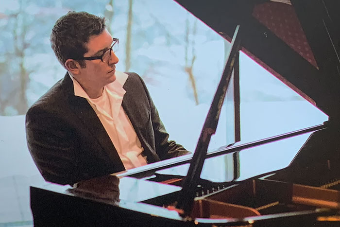Simon Abele | Piano & Gesang