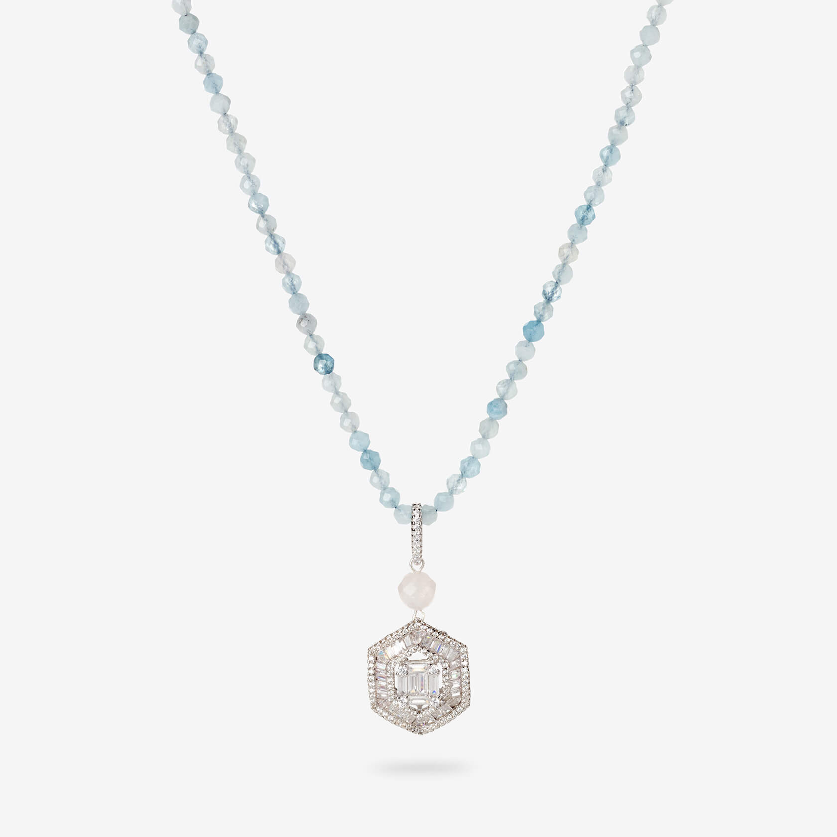 collar corto aguamarina nube