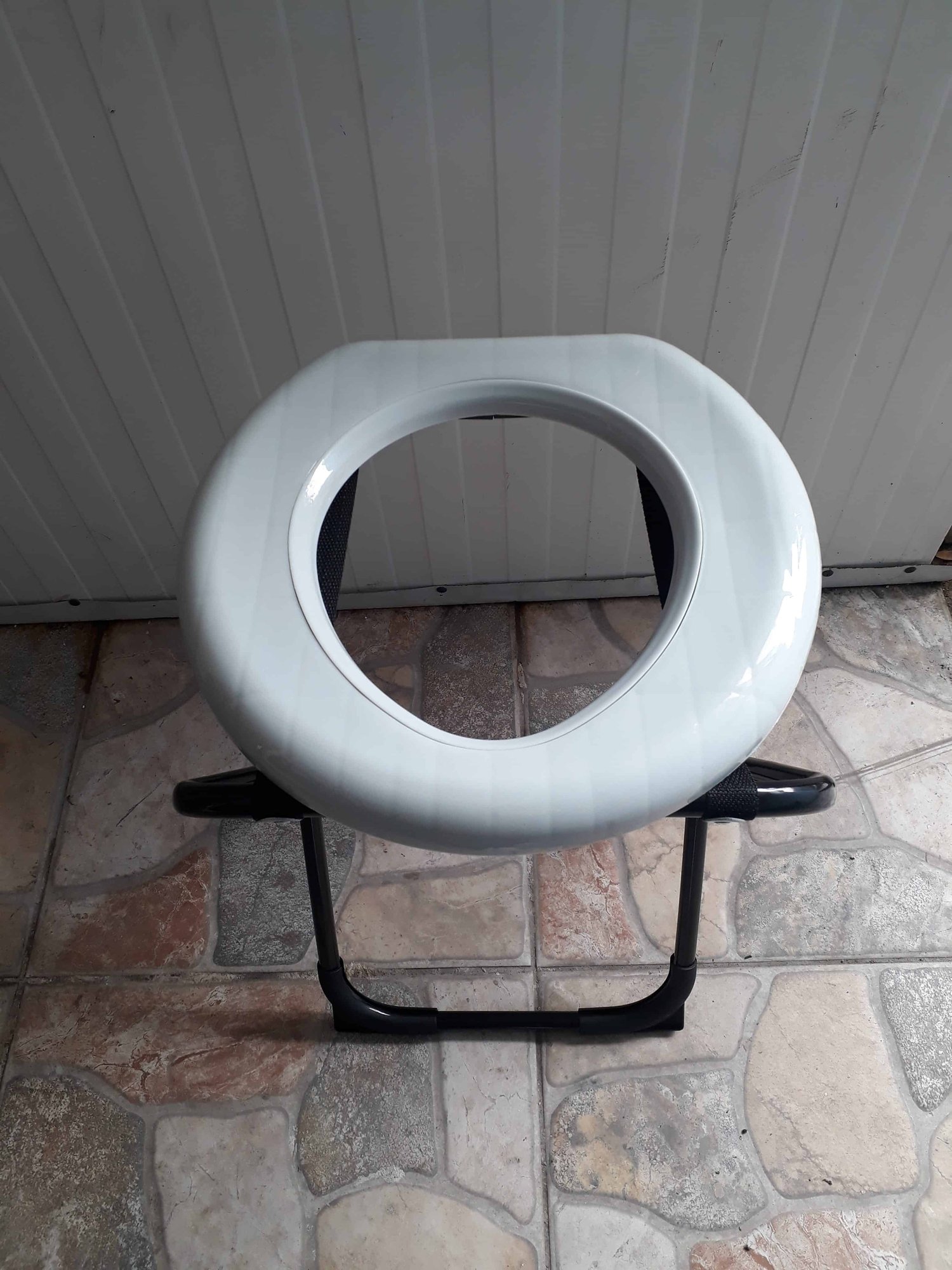 כיסא אסלה מתקפל לקמפינג