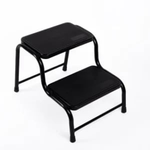 מדרגת עלייה כפולה לקרוואן