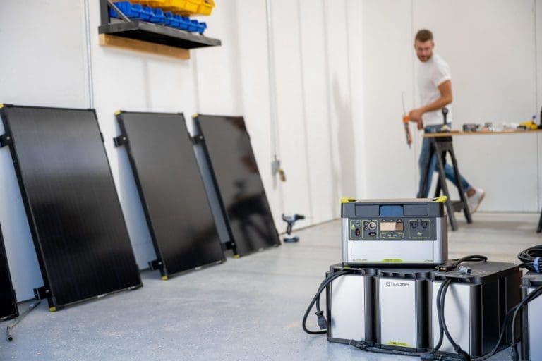 ⁦פאנל סולארי נייד GOALZERO &ndash; BOULDER 100⁩ &ndash; תמונה ⁦3⁩