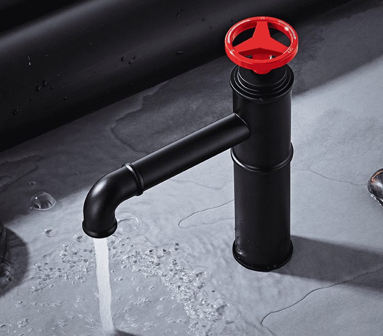 ברז מטבח שחור בעיצוב כיבוי אש