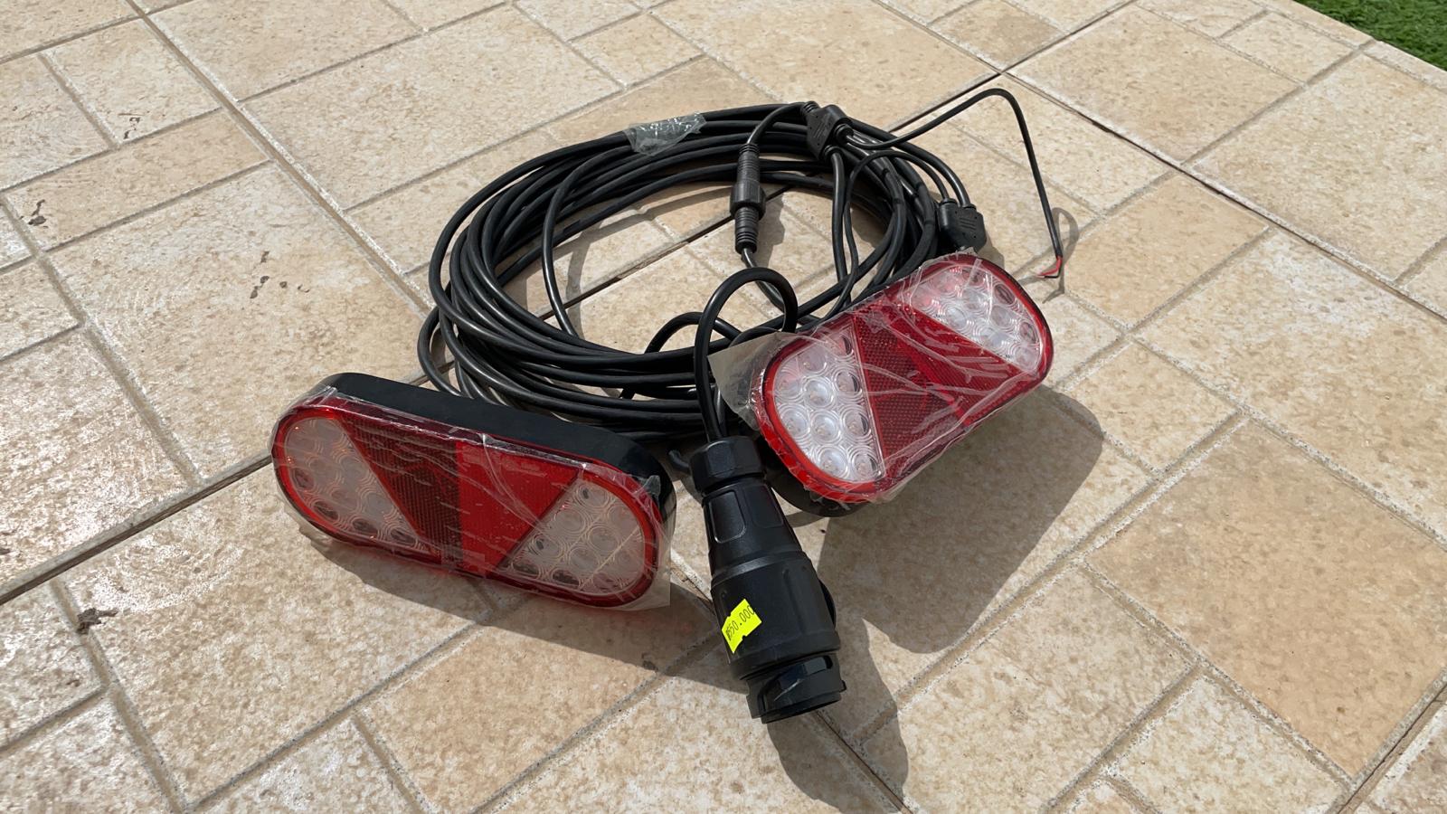 סט תאורה אחורית לרכב/עגלה נגררת עם שקע לוו גרירה