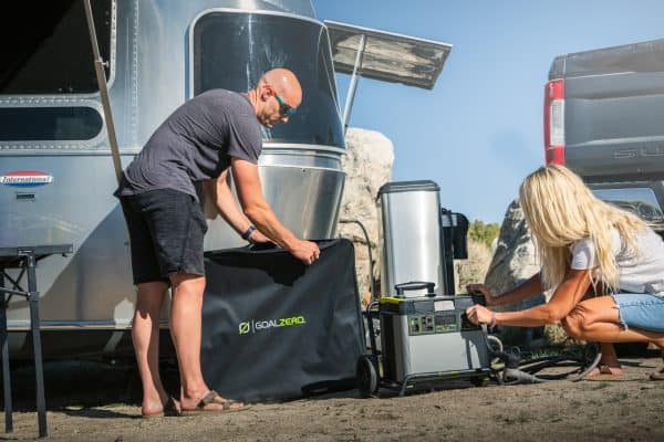 פאנל סולארי נייד GOALZERO – RANGER 300 BRIEFCASE – תמונה 4