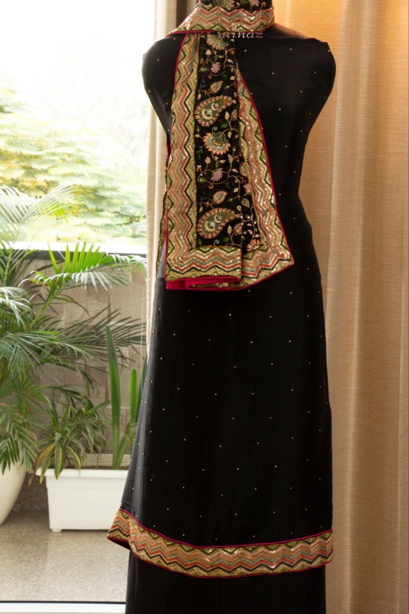 Zardozi Black Phulkari Dupatta