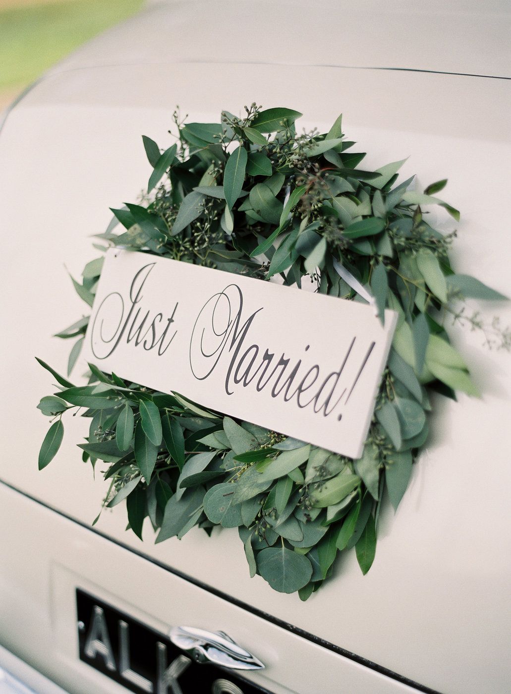 ‘Just Married’ Tag Simple Car Decorations for Wedding